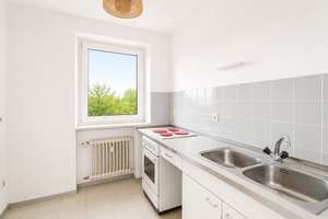 Sanierungsbedürftige Eigentumswohnung mit Balkon und separater Küche – Die vollständige Adresse der Immobilie erhältst du vom Anbieter., 81927 Johanneskirchen, München – Vorschaubild 3