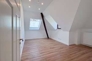+++ Einzigartige 3-Zi DG Wohnung mit Galerie und Klimaanlage in einem luxuriös saniertem Stilaltbau! – Schützenstr. 1, 65195 Nordost, Wiesbaden – Vorschaubild 10
