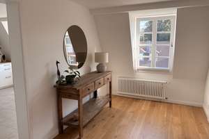 Lichtdurchflutete Maisonette-Wohnung direkt am Schloss Benrath – 40597 Benrath, Düsseldorf – Vorschaubild 3