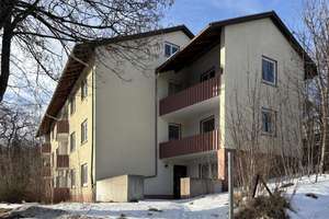 Aufteiler und Sanierer aufgepasst! Profi-Objekt für Komplettsanierung. Neun Wohnungen in Furtwangen – Die vollständige Adresse der Immobilie erhältst du vom Anbieter., 78120 Furtwangen im Schwarzwald – Vorschaubild 2