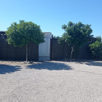 Rustikales Grundstück mit drei kleinen Häusern in El Palmar