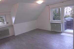 Exklusive 3-Zimmer-DG-Wohnung mit Einbauküche und Balkon in Stuttgart – Sombartstr. 29, 70565 Rohr, Stuttgart – Vorschaubild 4