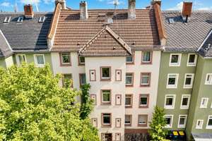 VOLLVERMIETETES UND MODERNISIERTES MFH MIT 8 WOHNEINHEITEN IN VERKEHRSGÜNSTIGER UND RUHIGER WOHNLAGE – 60486 Bockenheim, Frankfurt am Main – Vorschaubild 2