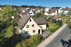 Großzügiges Einfamilienhaus mit Garten und Garage am Fuß des Roten Hügels, Bayreuth! Sofort frei! – Die vollständige Adresse der Immobilie erhältst du vom Anbieter., 95445 City, Bayreuth – Vorschaubild 3