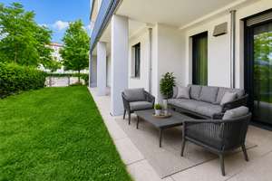Tür auf. Direkt ins eigene Grün – SOFORT VERFÜGBARE 4-Zimmer-energieeffiziente Gartenwohnung! – Die vollständige Adresse der Immobilie erhältst du vom Anbieter., 86199 Göggingen-Ost, Augsburg – Vorschaubild 1