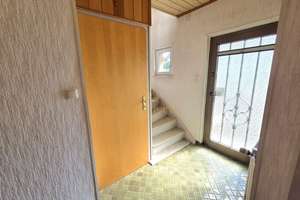 Sanierungsbedürftiges Haus in ruhiger Seitenstraße am Hang von Karben mit Traumgrundstück – Die vollständige Adresse der Immobilie erhältst du vom Anbieter., 61184 Karben – Vorschaubild 8