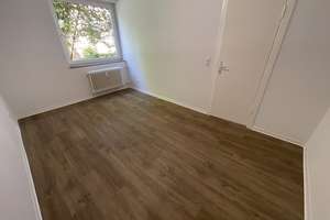 Frisch renovierte 2,5 Zimmer-Wohnung mit Balkon und Tageslichtbad mit Wanne – 23554 Sankt Lorenz Nord, Lübeck – Vorschaubild 14