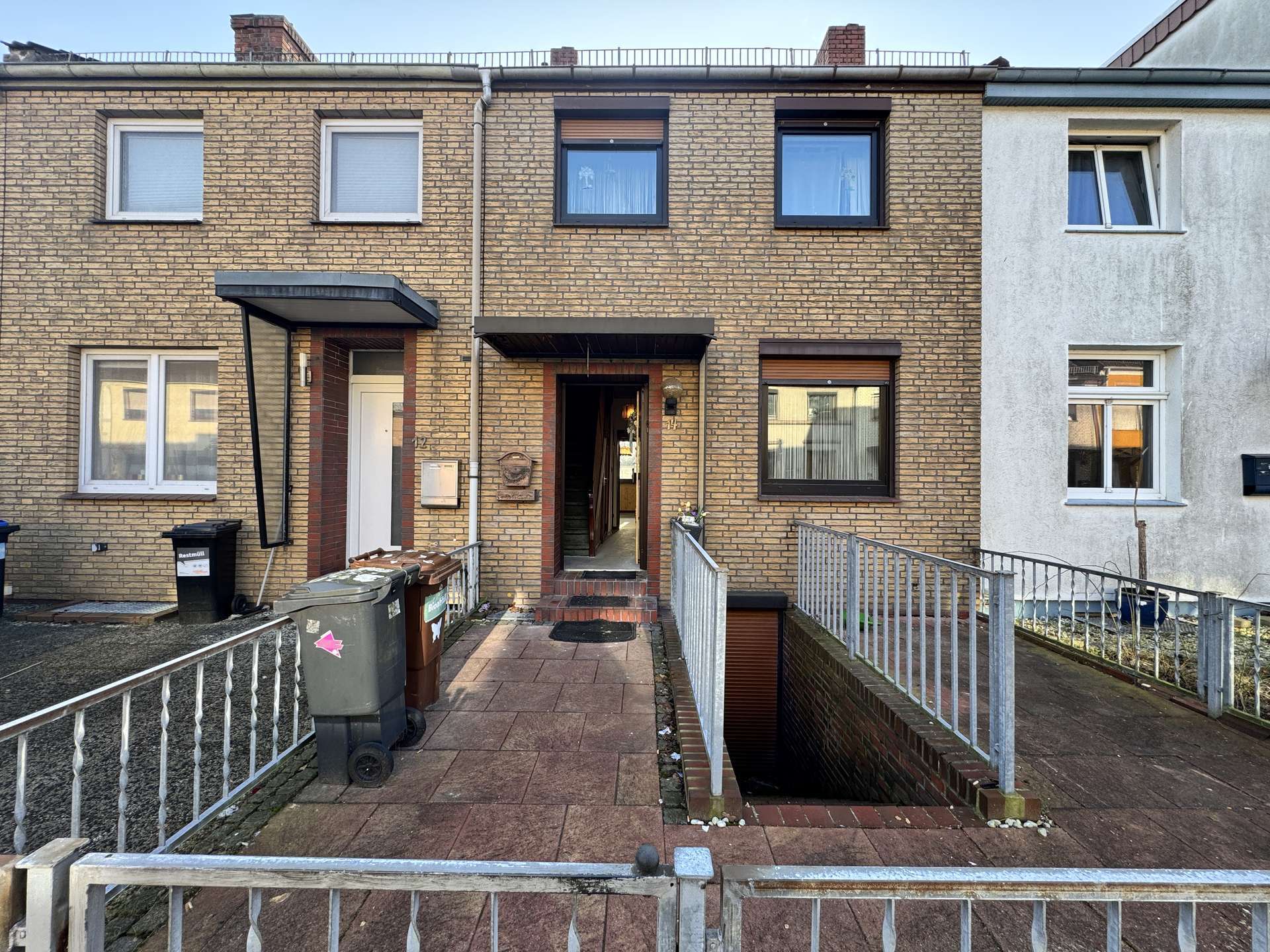 5-Zimmer-Reihenmittelhaus in ruhiger Lage direkt am Waller Friedhof, Bremen – Bild 1