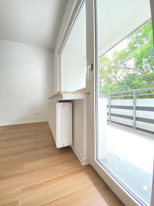 ***ERSTBEZUG NACH SANIERUNG – FAMILIEN AUFGEPASST*** Sehr helle 3-Zimmer-Wohnung mit Balkon ***