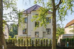 Zeitlose Eleganz: Historische Villa mit modernem Komfort und Waldblick