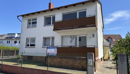 Bild von Traumgrundstück in bester Wohnlage mit renovierungsbedürftigem 2-Familienhaus und Nebengebäude!