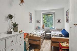 Ansprechendes Mehrfamilienhaus mit Entwicklungspotenzial und zusätzlichem Baufenster für zwei EFH – Die vollständige Adresse der Immobilie erhältst du vom Anbieter., 22359 Volksdorf, Hamburg – Vorschaubild 7