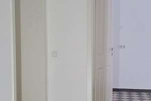 Wohlfühlen im Erdgeschoss: Fußbodenheizung, Balkon & Tageslichtbad mit Wanne und Dusche – Bernsdorfer Str. 76, 9126 Bernsdorf, Chemnitz – Vorschaubild 8