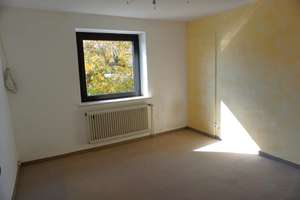 Doppelhaushälfte mit schönem Garten in begehrter Wohnlage von Freudenstadt. – Die vollständige Adresse der Immobilie erhältst du vom Anbieter., 72250 Freudenstadt – Vorschaubild 10