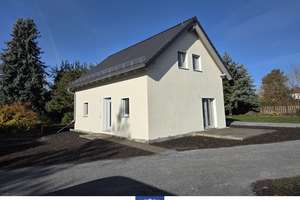 Perfektes Einfamilienhaus mit moderner EBK und großer Wohlfühlterrasse!