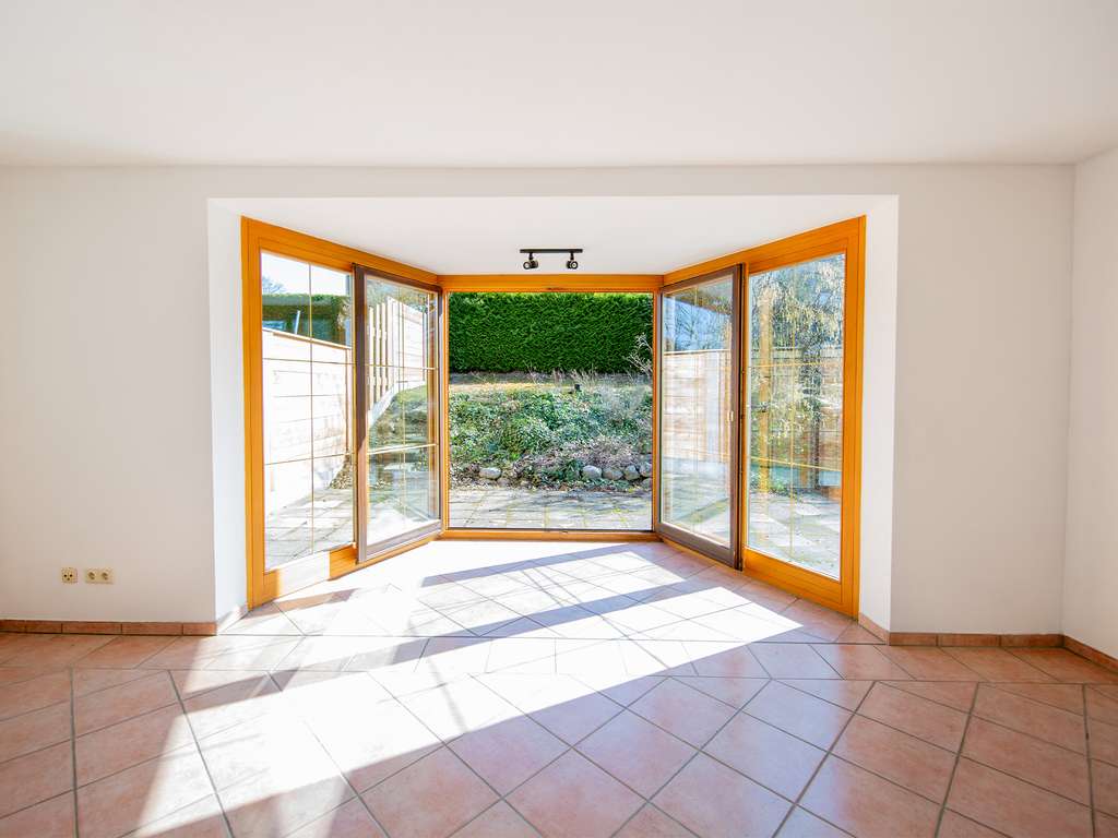 Immobilie in Gilching - SOLIDE DOPPELHAUSHÄLFTE MIT AUSBAUPOTENZIAL - Bild 2