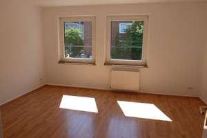 Gut geschnittene 3 Zimmer Wohnung in zentraler Wohnlage. 1. Obergeschoss. – Martin-Luther-Straße 58, 45145 Holsterhausen, Essen – Vorschaubild 3