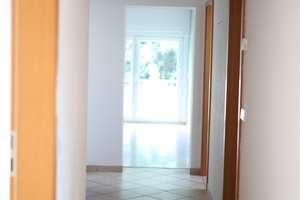 Provisionsfrei: Helle 4-Zimmer-Wohnung mit Klimaanlage, großem Balkon & Carport in Freiburg-Waltersh – 79112 Waltershofen, Freiburg im Breisgau – Vorschaubild 4