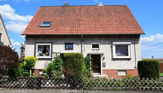 Bild von Einfamilienhaus mit Garagenanbau - provisionsfrei