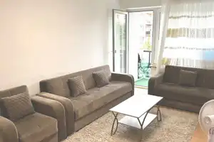 Gepflegte Zwei-Zimmer-Wohnung mit Balkon – München – Vorschaubild 1