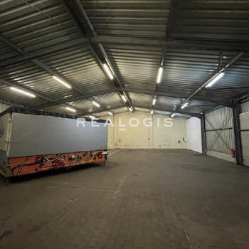 ca. 380 m² große, ebenerdige Lagerhalle