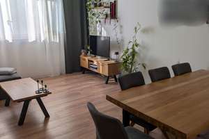 Geschmackvolle Altbauwohnung mit zwei Räumen und Einbauküche in Ulm