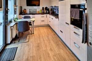 Gepfl. Einfamilienhaus mit Einliegerwohnung - ruhige Lage - Garage u. Carport - großes Grundstück!  – Friesland (Kreis) – Vorschaubild 3