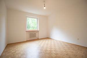 Gepflegte 3-Zimmer Wohnung mit Balkon im 2. OG in Schwabing-West.  – Klausingweg 2, 80797 Am Luitpoldpark, München – Vorschaubild 3