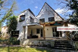 IMMOBERLIN:DE - Sehr attraktives Ein-/Zweifamilienhaus in exquisiter Lage zwischen Wald und Havel