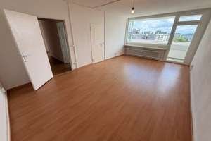 Geräumige 3-Zimmer-Wohnung mit Balkon im 11.OG! – Angerburger Allee 49, 14055 Westend, Berlin – Vorschaubild 4