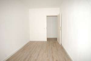 Helle 3-Zimmer-Wohnung mit Erker und großem Balkon – Olpener Straße 129-131, 51103 Höhenberg, Köln – Vorschaubild 4