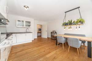 Großzügigkeit trifft Prestige: Vermietetes Juwel im 5. Stock im Lehel – Die vollständige Adresse der Immobilie erhältst du vom Anbieter., 80538 Lehel, München – Vorschaubild 2