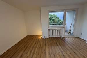 Lichtdurchflutete 2-Zi.-Wohnung (5. OG) mit Loggia & neuer EBK  in Köln-Grengel – Akazienweg 82, 51147 Grengel, Köln – Vorschaubild 6