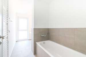 Großzügige, lichtdurchflutete Etagenwohnung mit Balkon und moderner Einbauküche – ERSTBEZUG! – Karoline-Veith-Straße 23, 60487 Bockenheim, Frankfurt am Main – Vorschaubild 8
