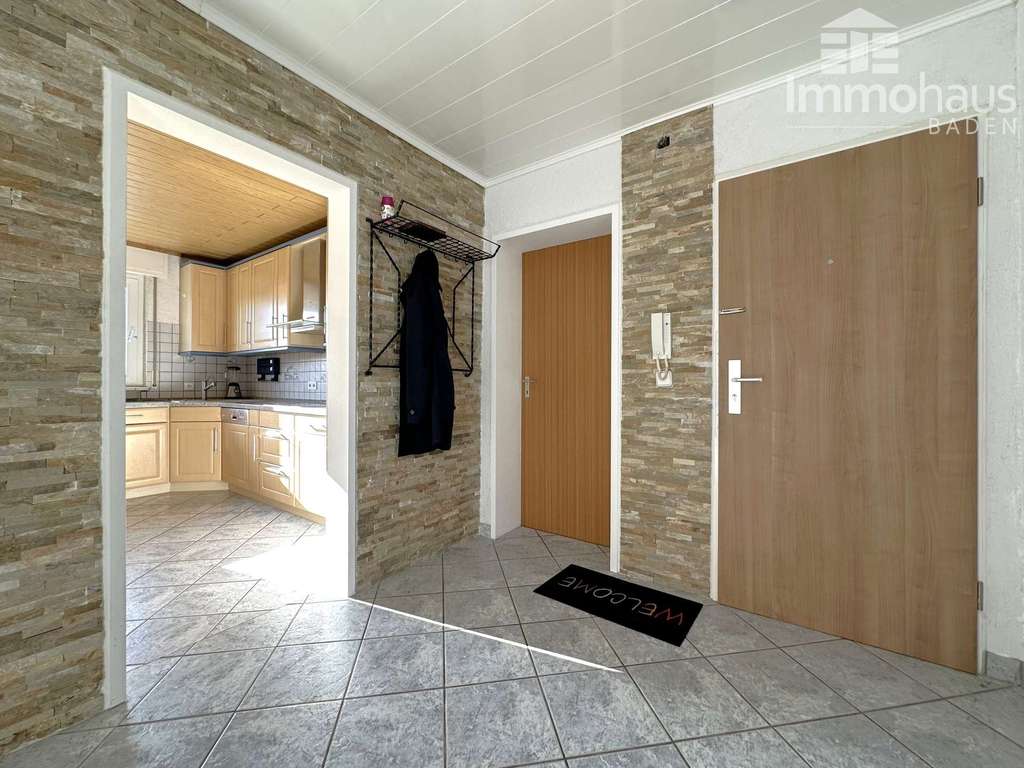 Immobilie in Bischweier - Erschwingliche 3-Zimmer-Eigentumswohnung mit schönem Balkon in Bischweier +  zus. Einzelgarage - Bild 1