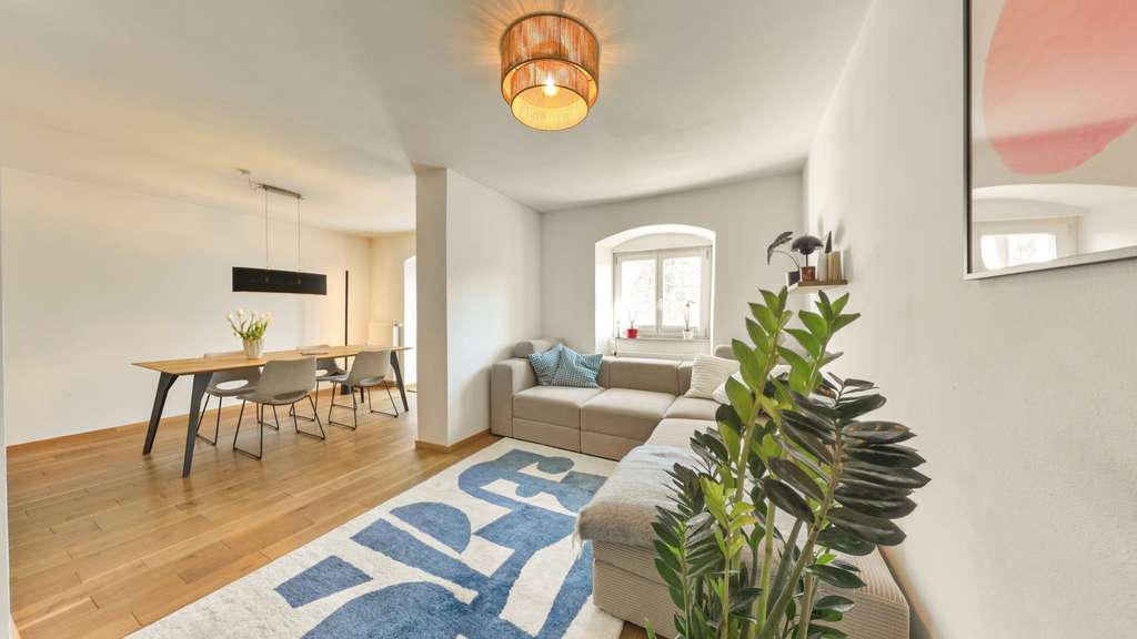 Immobilie in Baindt - Ein Zuhause mit Seele: Traumhafte Altbauwohnung kernsaniert – Ruhe, Stil & Geschichte vereint
 - Bild 1