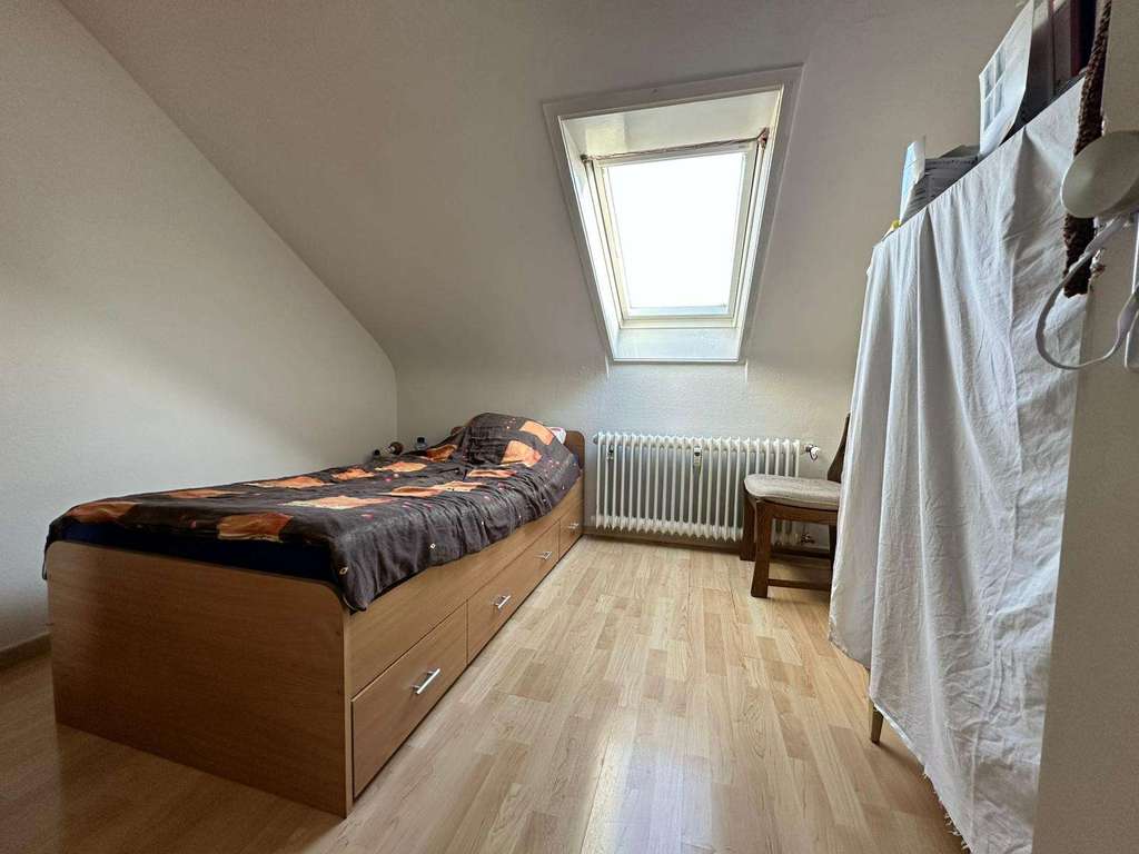 Immobilie in Plochingen - 4-Zimmer-Dachgeschosswohnung in Plochingen, Bestlage, zu verkaufen... - Bild 2