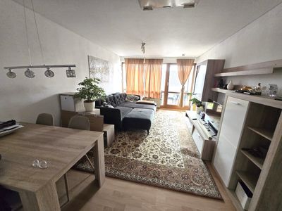 Helle 3-Zimmer-Wohnung mit Dachterrasse und Tiefgaragen-Stellplatz