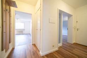 Stilvolle, helle, teilmöblierte 2 Zi Whg mit Tiefgarage und EBK – Kärntner Str. 00, 65203 Biebrich, Wiesbaden – Vorschaubild 6