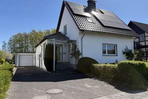 Gepflegtes Einfamilienhaus mit Blick ins Grüne in Pivitsheide!