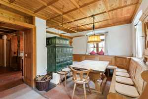 Alpenflair inklusive – Einseitig angebautes EFH mit 6 Zimmern, Sauna & Garten, sofort bezugsfrei – Miesbach (Kreis) – Vorschaubild 2