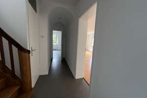 SEHR SCHÖNES EINFAMILIENHAUS MIT STELLPLATZ, DACHTERRASSE UND EINLIEGERWOHNUNG IN KLETTENBERG – Die vollständige Adresse der Immobilie erhältst du vom Anbieter., 50939 Klettenberg, Köln – Vorschaubild 8