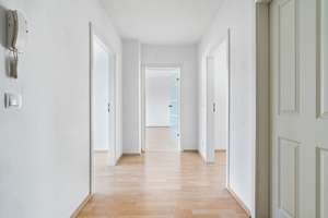 Modernisierte 3-Zimmer-Wohnung inkl. Tiefgaragenstellplatz – sofort bezugsfrei – Die vollständige Adresse der Immobilie erhältst du vom Anbieter., 22145 Rahlstedt, Hamburg – Vorschaubild 9