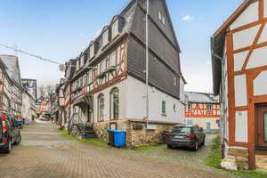 💰💰LEERSTEHENDES HAUS /2-3 Wohnungen/ Geschäft (Vermietung/Umwandlung möglich)/2040 EURO Kaltmiete – Lahn-Dill-Kreis – Vorschaubild 1