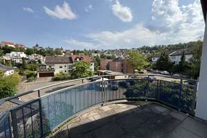 Sonnig wohnen in Stuttgart-Botnang: Charmante 2-Zimmer-Wohnung mit Balkon & Einbauküche