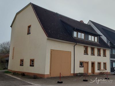 Mehr Raum fürs Leben: Ein-Zweifamilienhaus mit Garten und Scheune