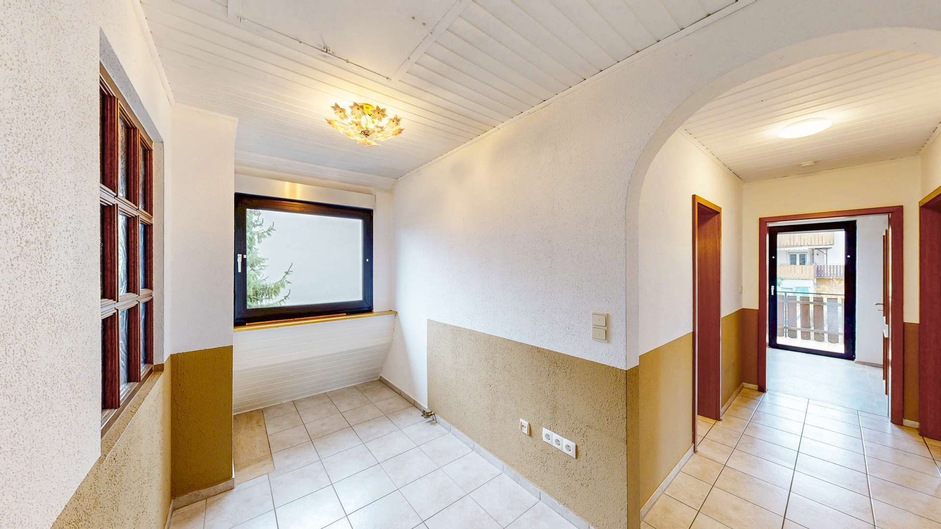 Immobilie in Eibelstadt - Attraktive 4-Zimmer-Dachgeschosswohnung in ruhiger Lage – ideal für Familien, Paare & Kapitalanleger - Bild 6