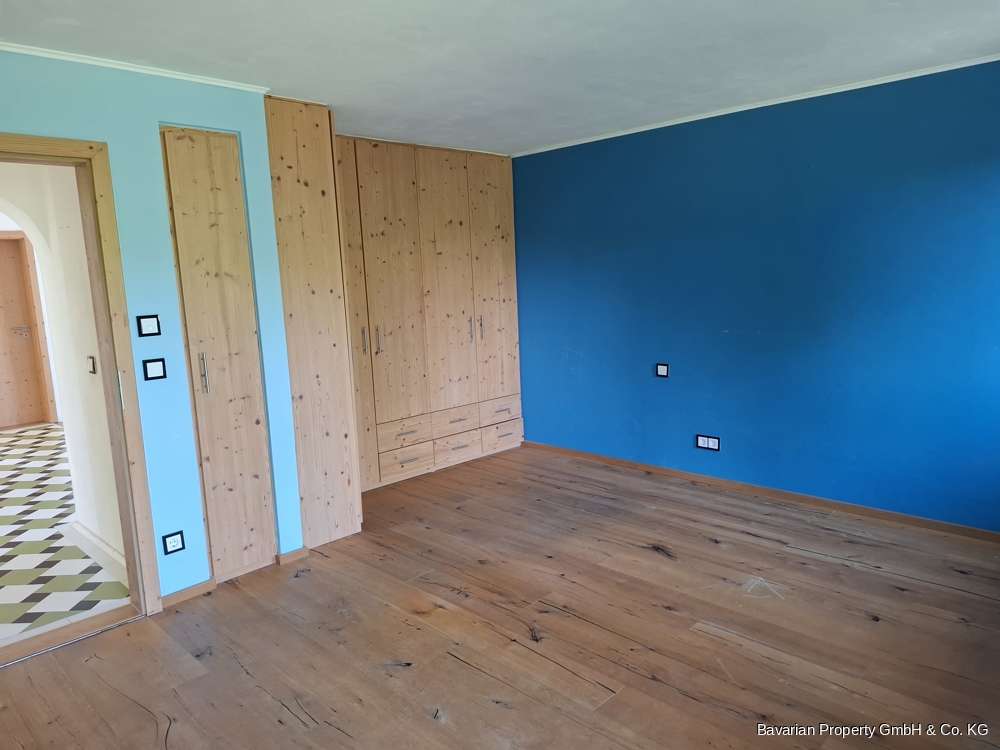 Immobilie in Rimbach - Fast ALLEINLAGE! Umfangreich saniert-Bezugsfrei! EFH mit sep. ELW, 1.600 ² Grd, 93485 Rimbach - Bild 10