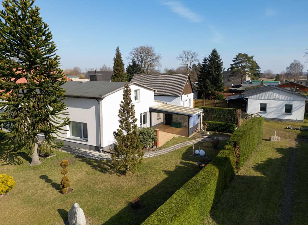Immobilie in Mölschow - Einfamilienhaus mit viel Nebengelass in Bannemin - Bild 1