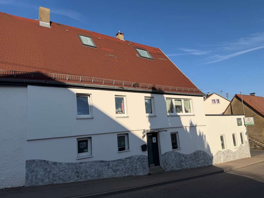 Immobilie in Steinheim am Albuch - Einfamilienhaus mit separater Gewerbeeinheit & großer Scheune in gesuchter Wohnlage von Söhnstetten - Bild 3